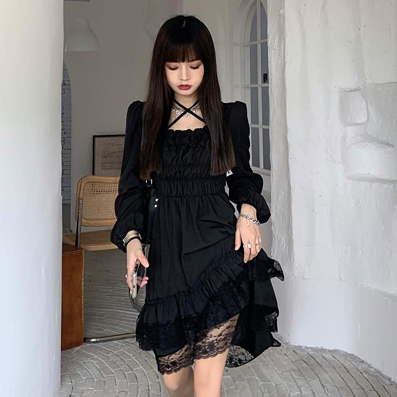 woman dressed in gothic lolita
