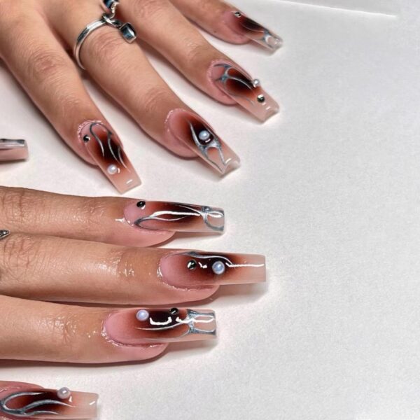 goth-girl-press-nails-false-glitter-goth-gothic-kawaii-676.jpg