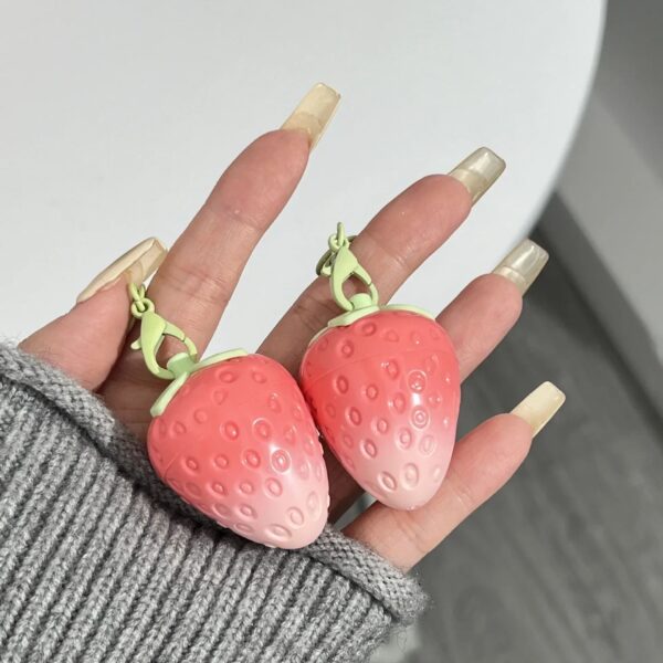 strawberry-keychain-fruit-moisturizing-lip-balm-638.jpg